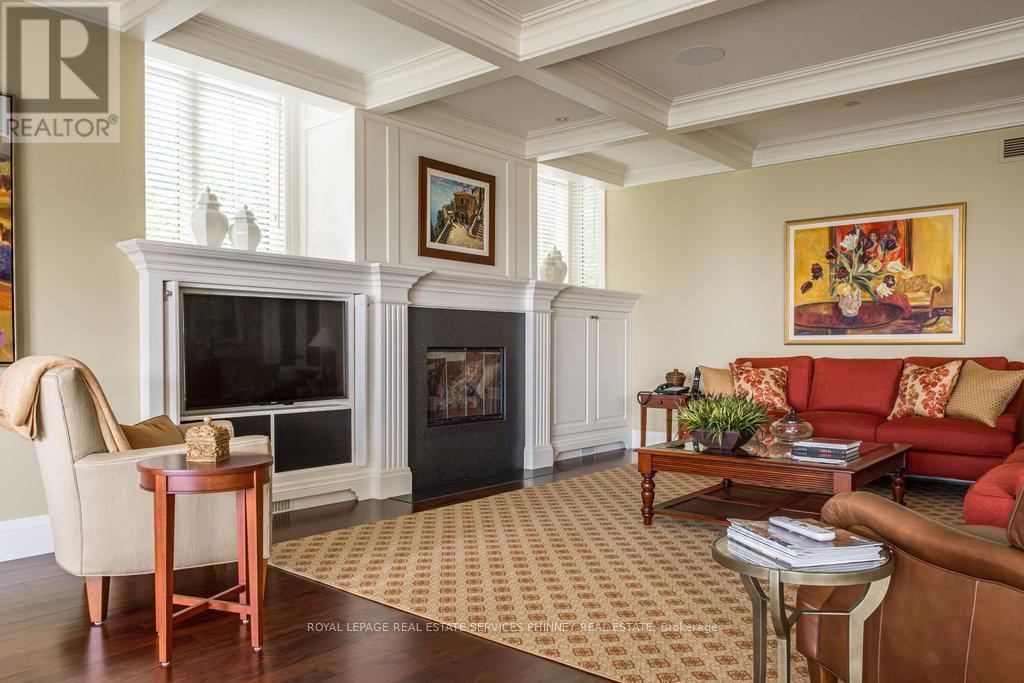 6 Ennisclare Drive W, Oakville, Ontario  L6J 4N2 - Photo 21 - W12300774