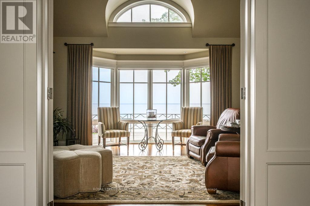 6 Ennisclare Drive W, Oakville, Ontario  L6J 4N2 - Photo 30 - W12300774