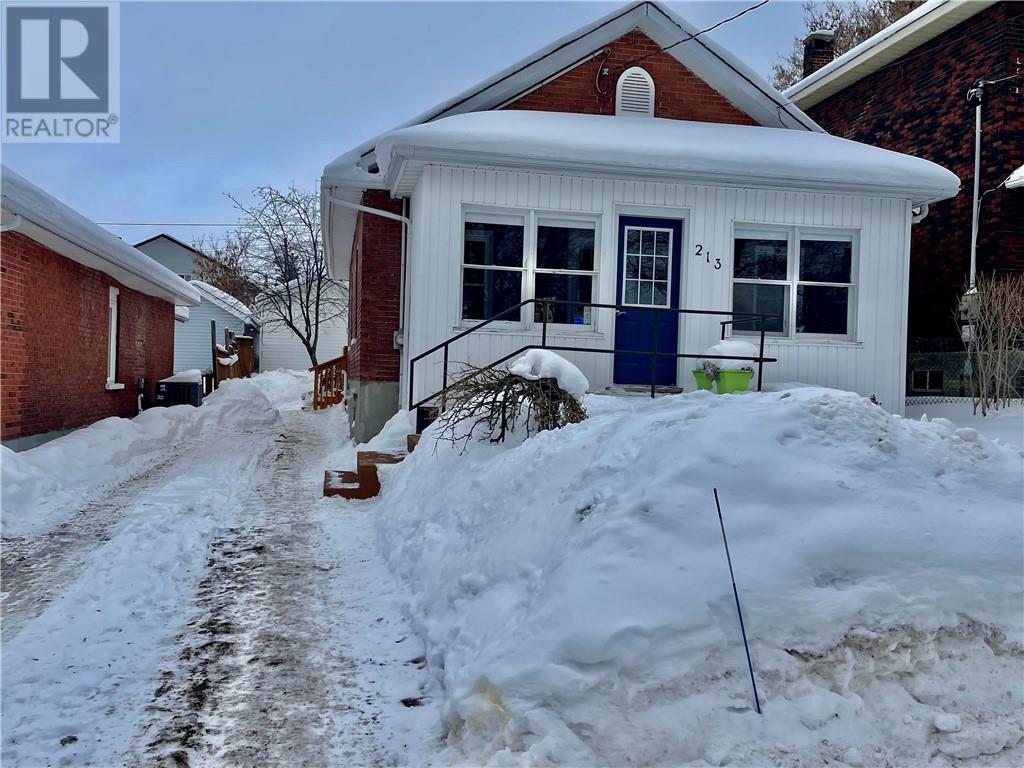 213 Eyre Street, Sudbury, Ontario  P3C 4B1 - Photo 1 - 2126307