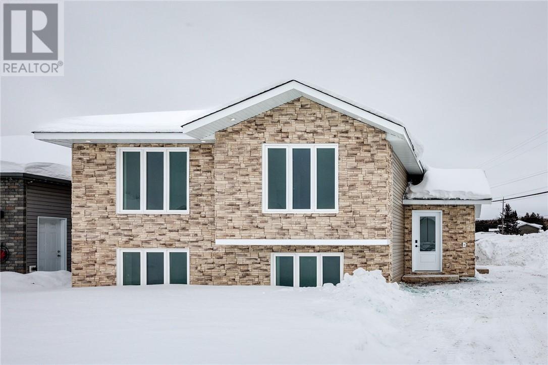 221 Racicot Drive, Garson, Ontario  P3L 1L5 - Photo 1 - 2126290