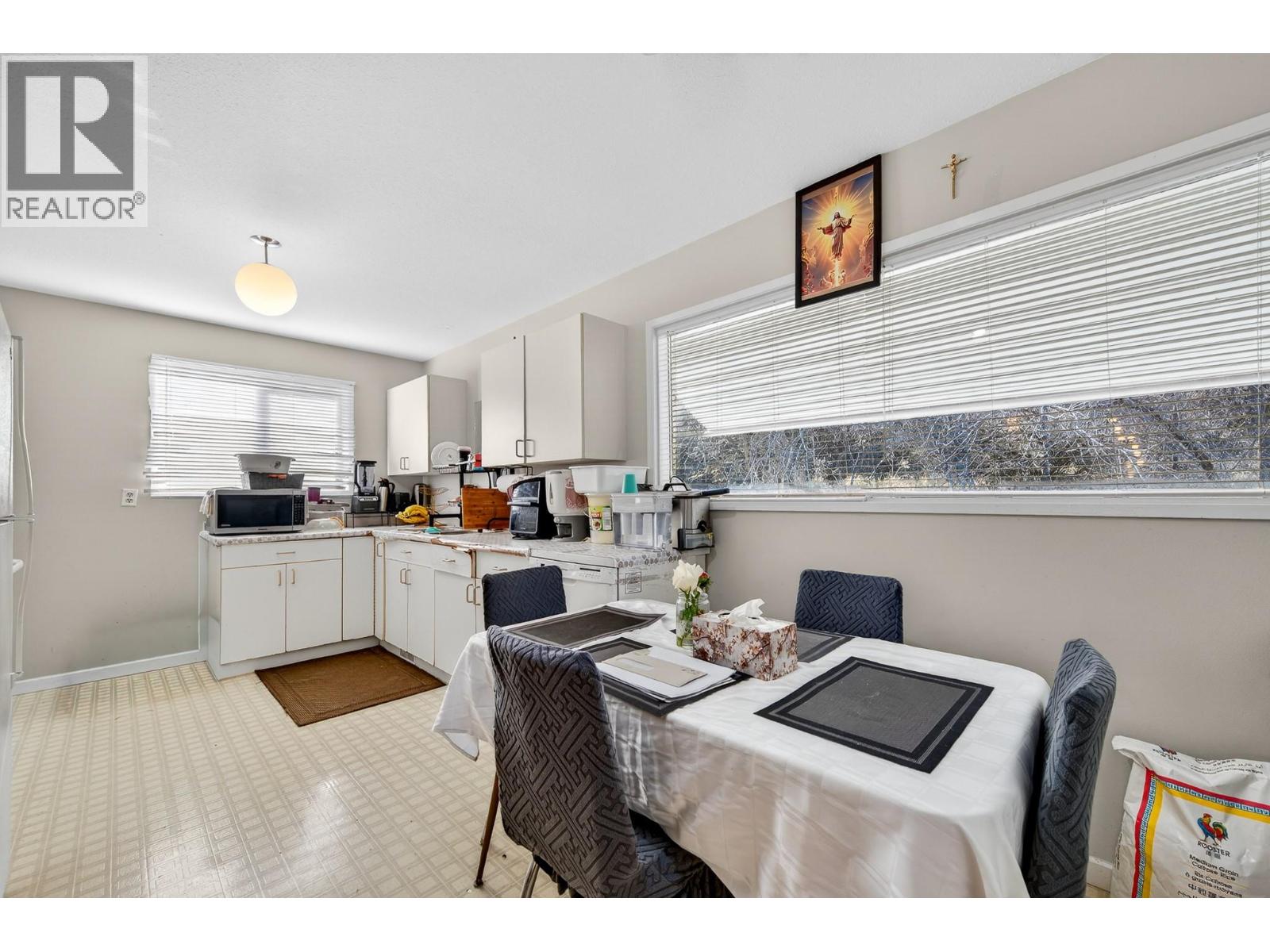 2070/2072 WESTSYDE Road Kamloops Photo 5