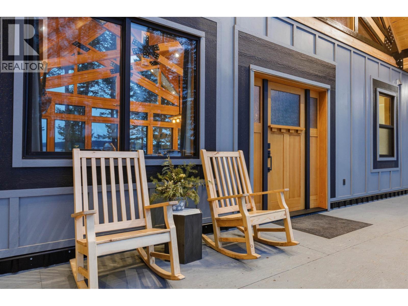 4164 Moser Road, Lac La Hache, British Columbia  V0K 1T0 - Photo 3 - R3086027