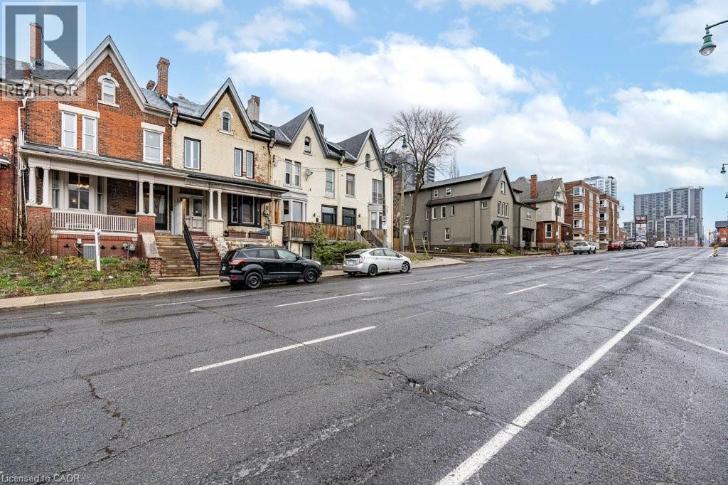 282 Main Street W, Hamilton, Ontario  L8P 1J8 - Photo 3 - 40788364