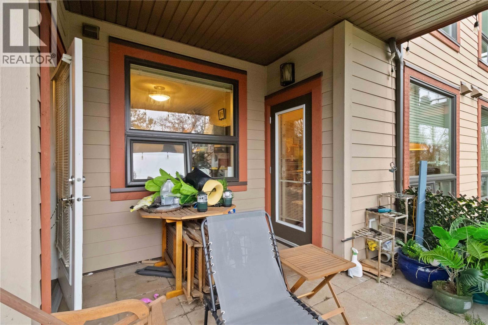 112 4529 West Saanich Rd, Saanich, British Columbia V8Z 3G3 - Photo 15 - 1024795