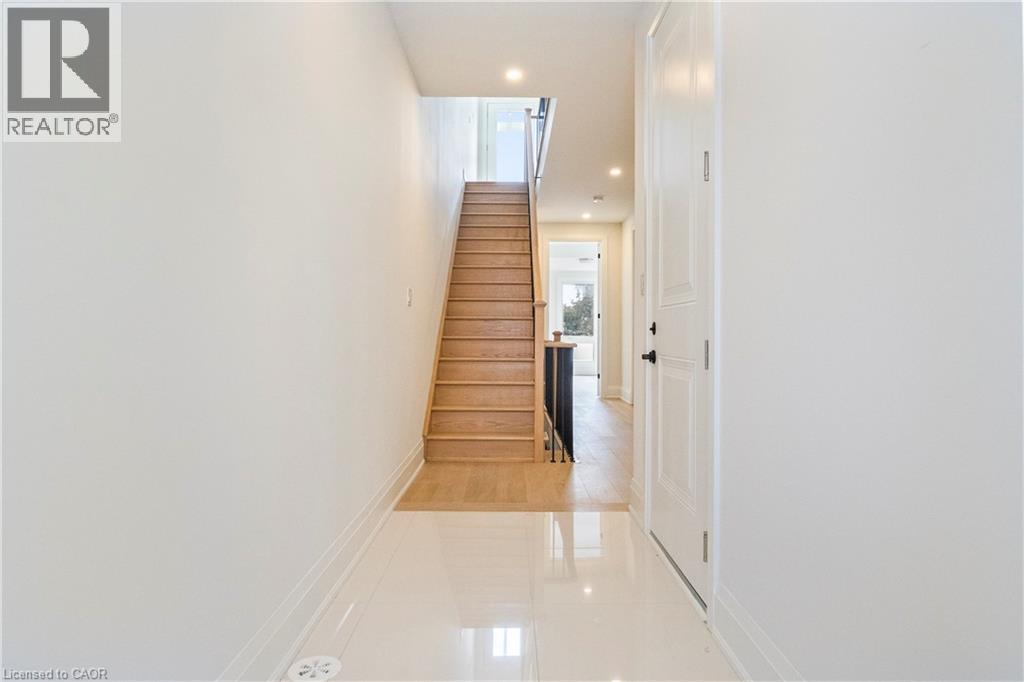 138 East Street Unit# 6, Oakville, Ontario  L6L 0H9 - Photo 5 - 40802516