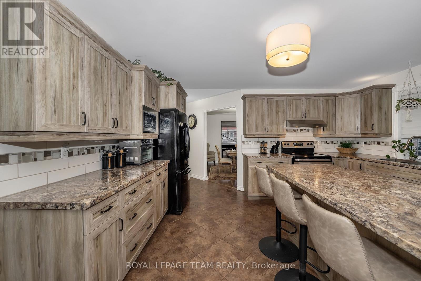 7 Main Street, Whitewater Region, Ontario  K0J 1K0 - Photo 10 - X12754572