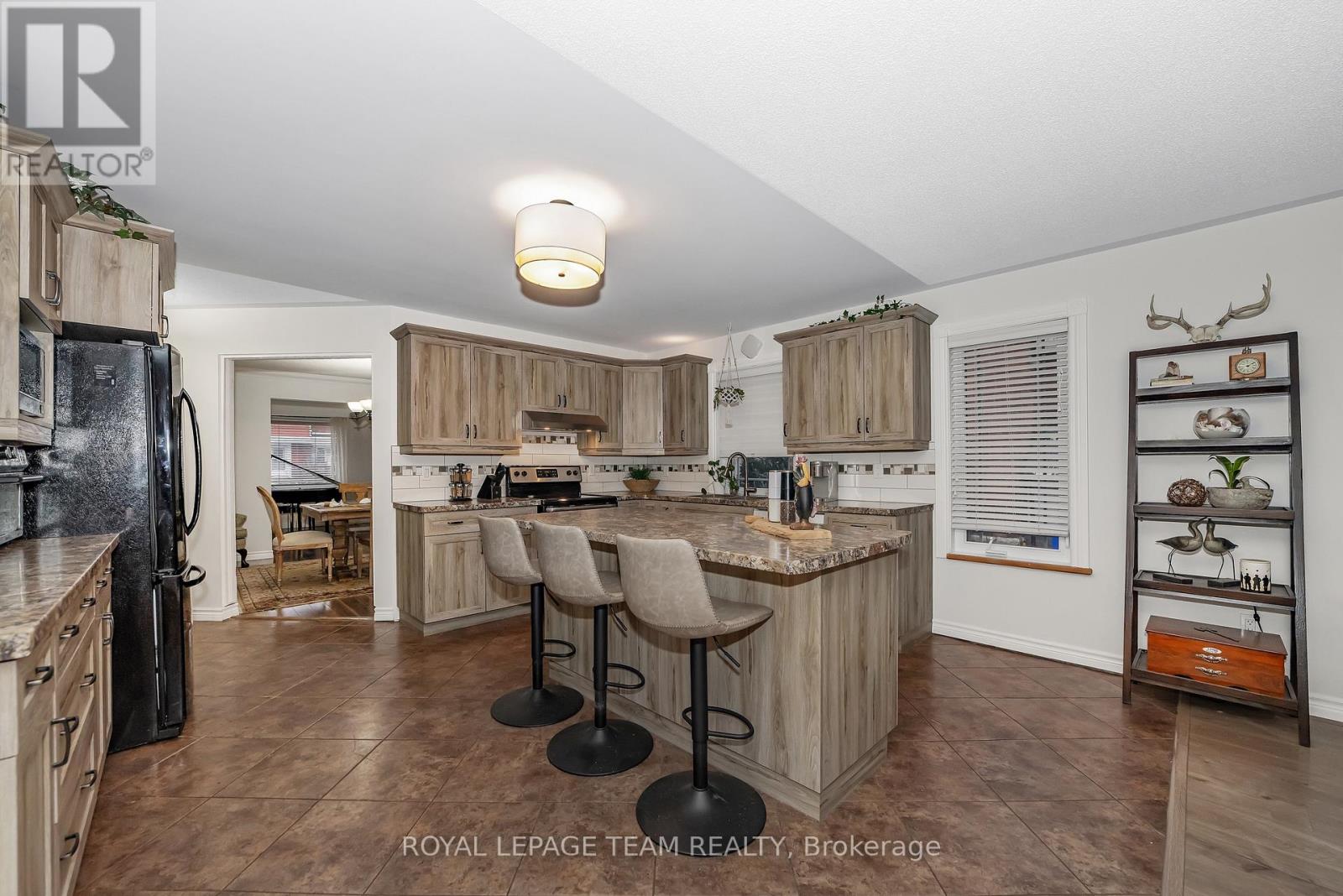 7 Main Street, Whitewater Region, Ontario  K0J 1K0 - Photo 13 - X12754572