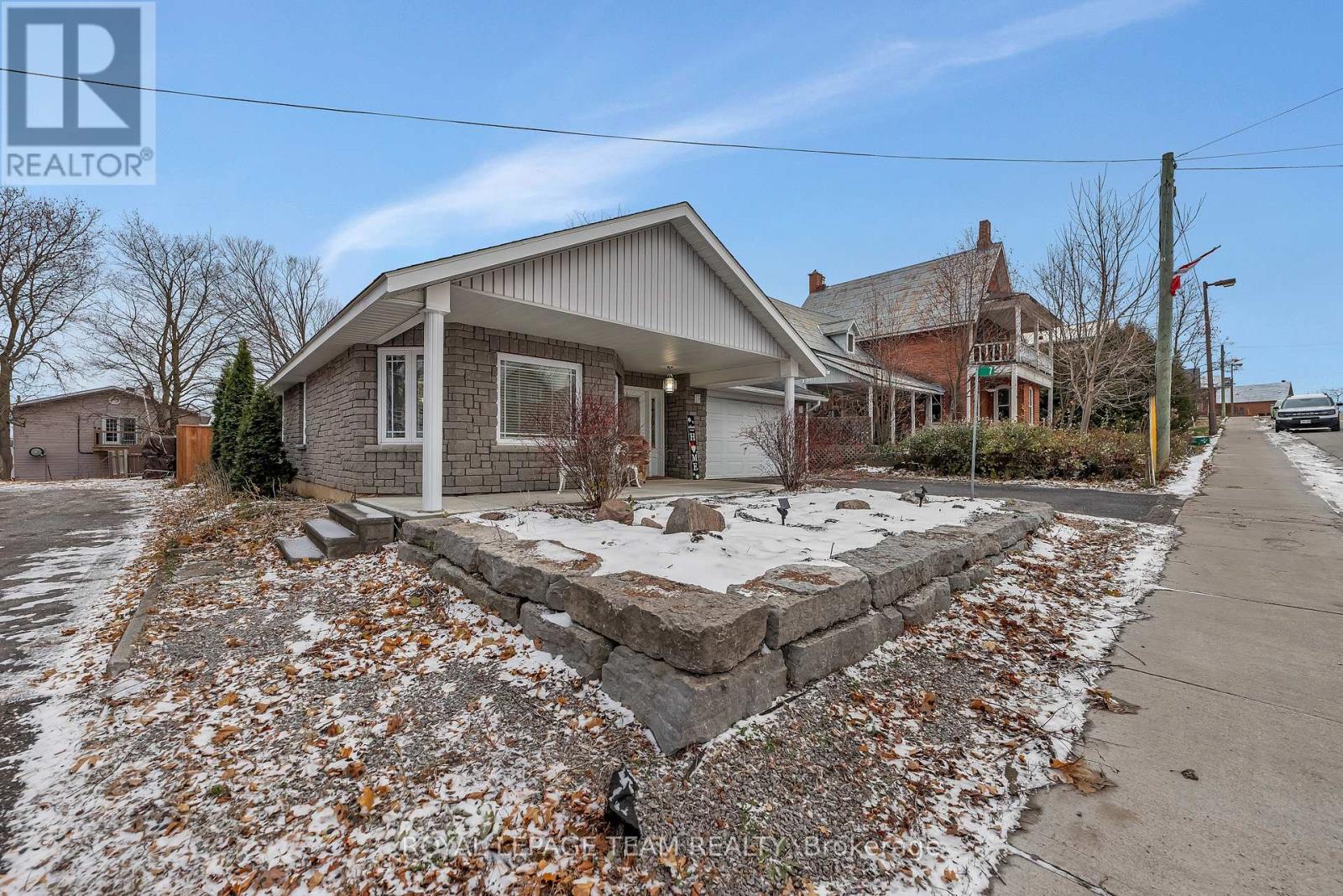 7 Main Street, Whitewater Region, Ontario  K0J 1K0 - Photo 3 - X12754572