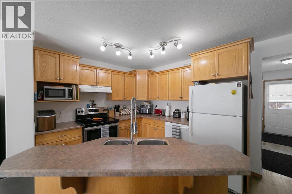 4017 69a Streetclose, Camrose, Alberta  T4V 4X9 - Photo 4 - A2282041