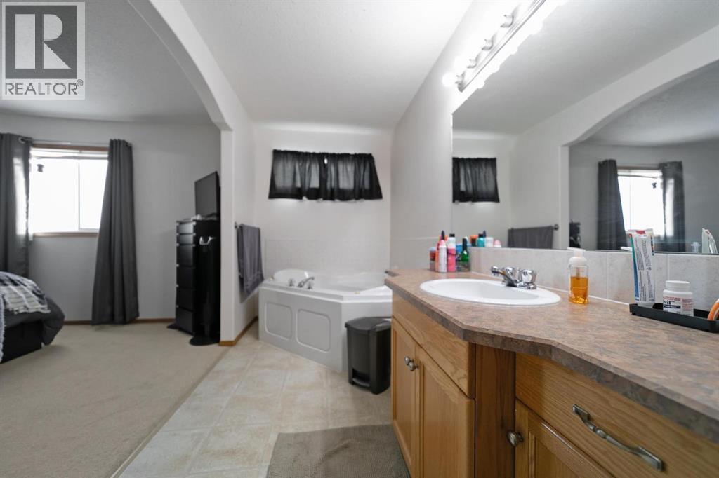 4017 69a Streetclose, Camrose, Alberta  T4V 4X9 - Photo 12 - A2282041