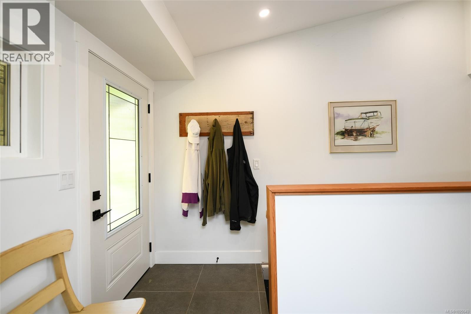 5693 Island Hwy S, Union Bay, British Columbia  V0R 3B0 - Photo 27 - 1025043