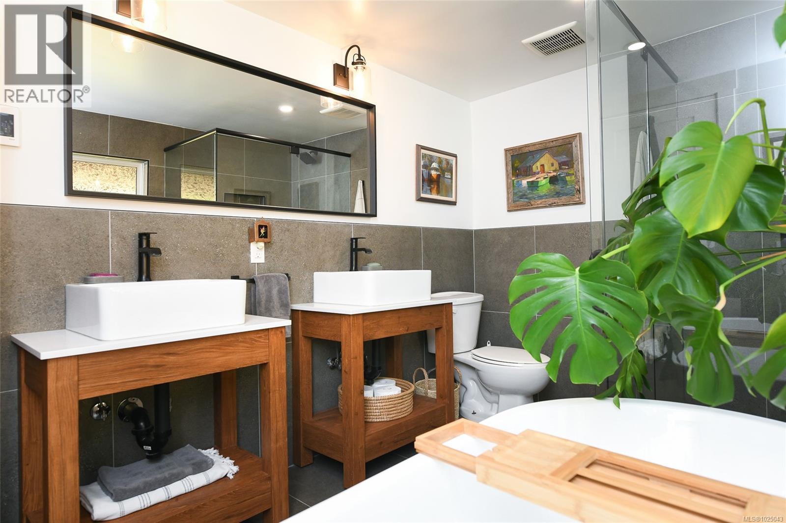 5693 Island Hwy S, Union Bay, British Columbia  V0R 3B0 - Photo 31 - 1025043