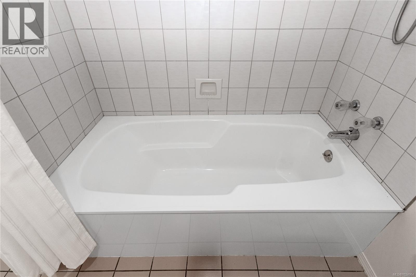 3210 27 Island Hwy S, Campbell River, British Columbia  V9W 1A2 - Photo 34 - 1024964