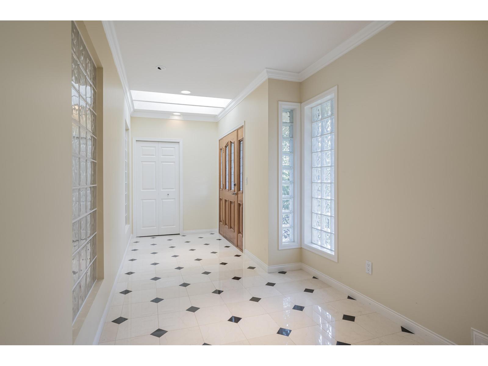 17451 29 Avenue, Surrey, British Columbia  V3Z 0E7 - Photo 4 - R3085811