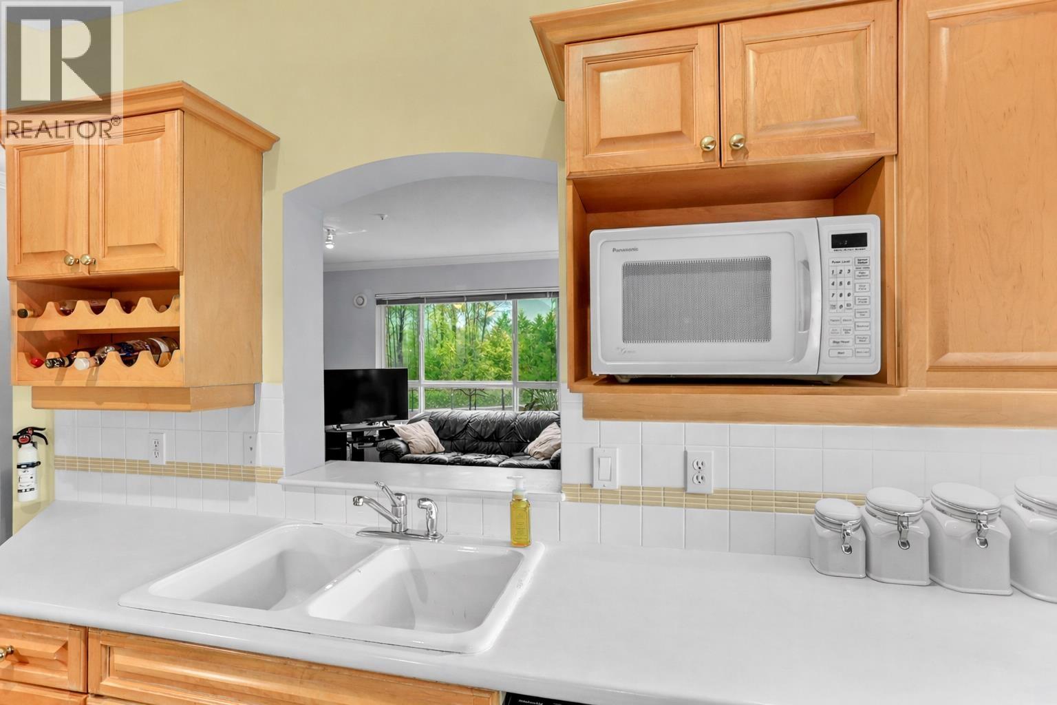 343 3098 Guildford Way, Coquitlam, British Columbia  V3B 7W8 - Photo 12 - R3076553