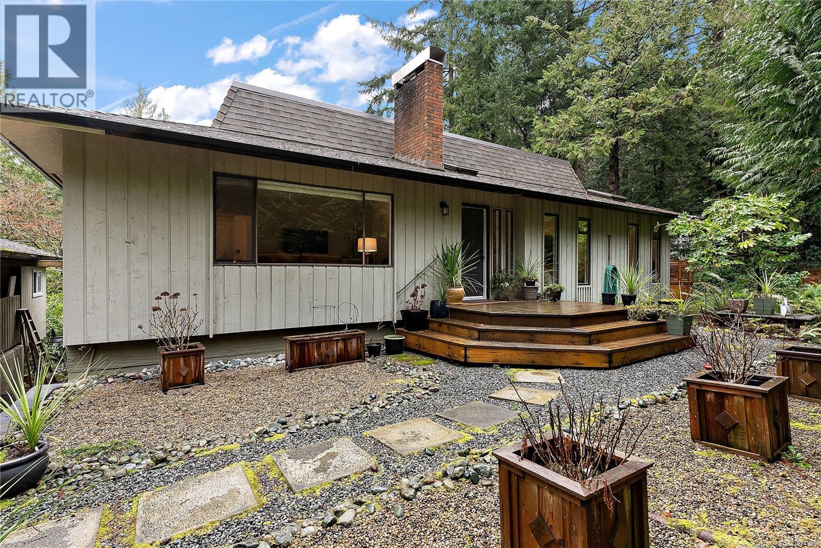 1166 Cloake Hill Rd, North Saanich, British Columbia  V8L 5K2 - Photo 1 - 1024921