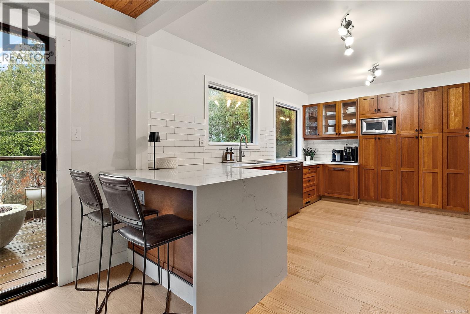 1166 Cloake Hill Rd, North Saanich, British Columbia  V8L 5K2 - Photo 10 - 1024921