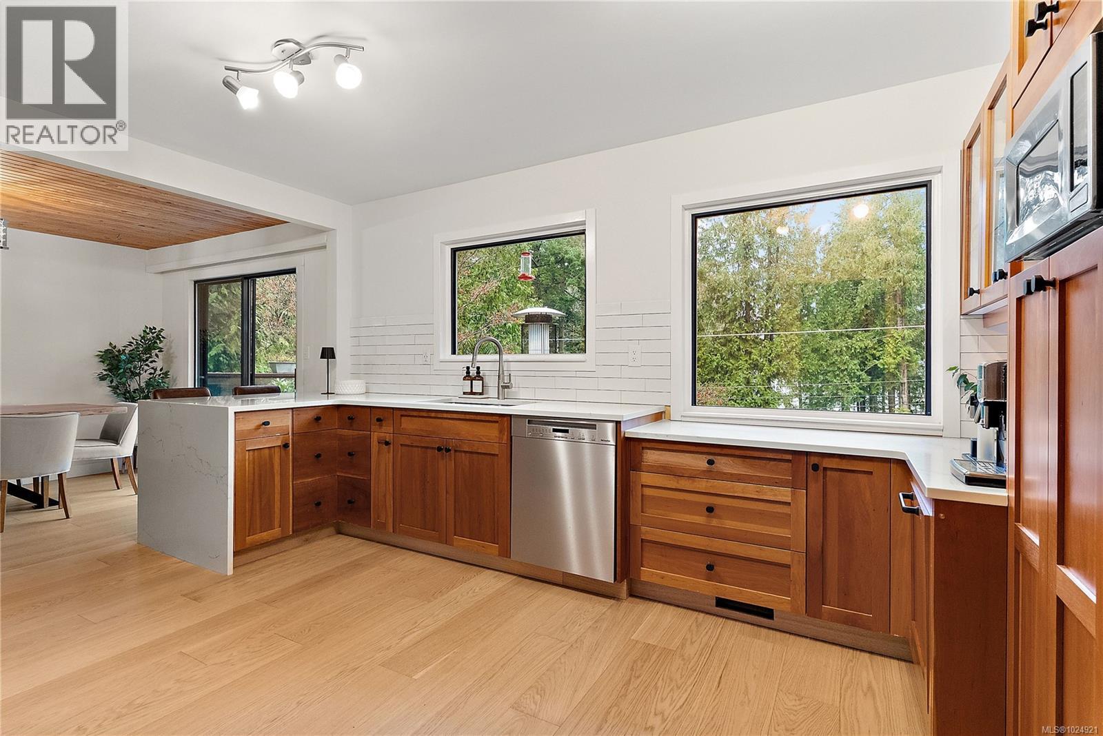 1166 Cloake Hill Rd, North Saanich, British Columbia  V8L 5K2 - Photo 11 - 1024921