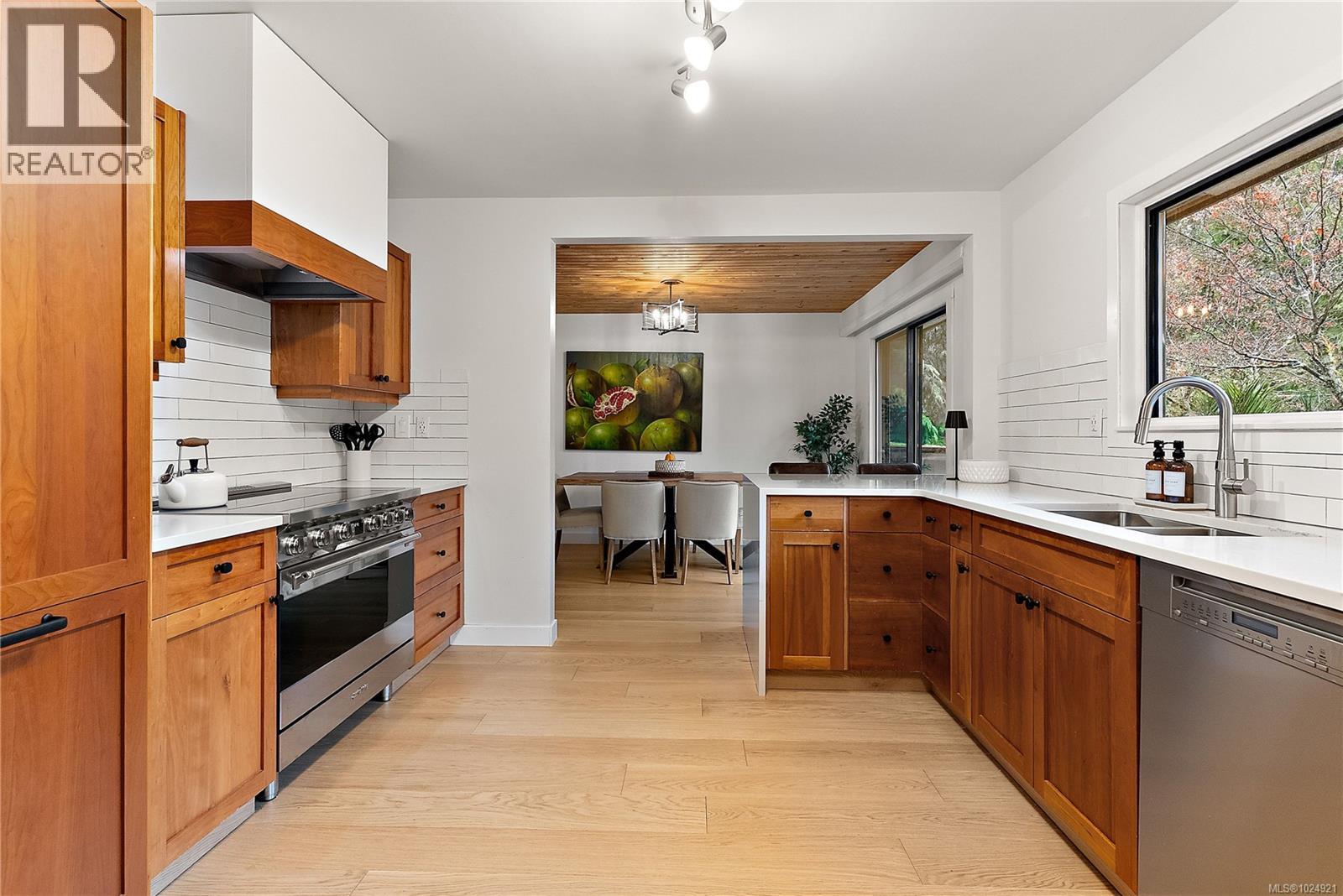 1166 Cloake Hill Rd, North Saanich, British Columbia  V8L 5K2 - Photo 12 - 1024921