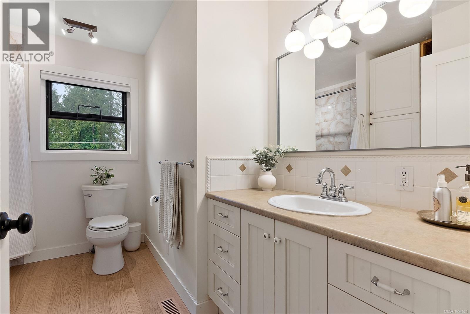 1166 Cloake Hill Rd, North Saanich, British Columbia  V8L 5K2 - Photo 18 - 1024921