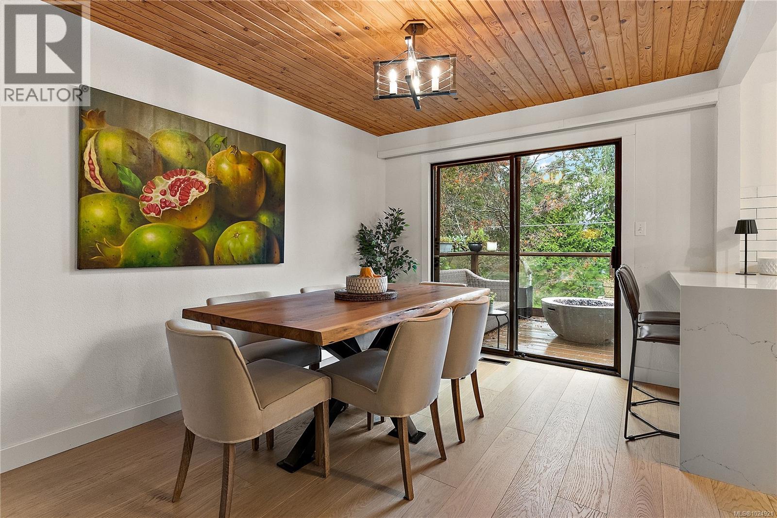 1166 Cloake Hill Rd, North Saanich, British Columbia  V8L 5K2 - Photo 3 - 1024921