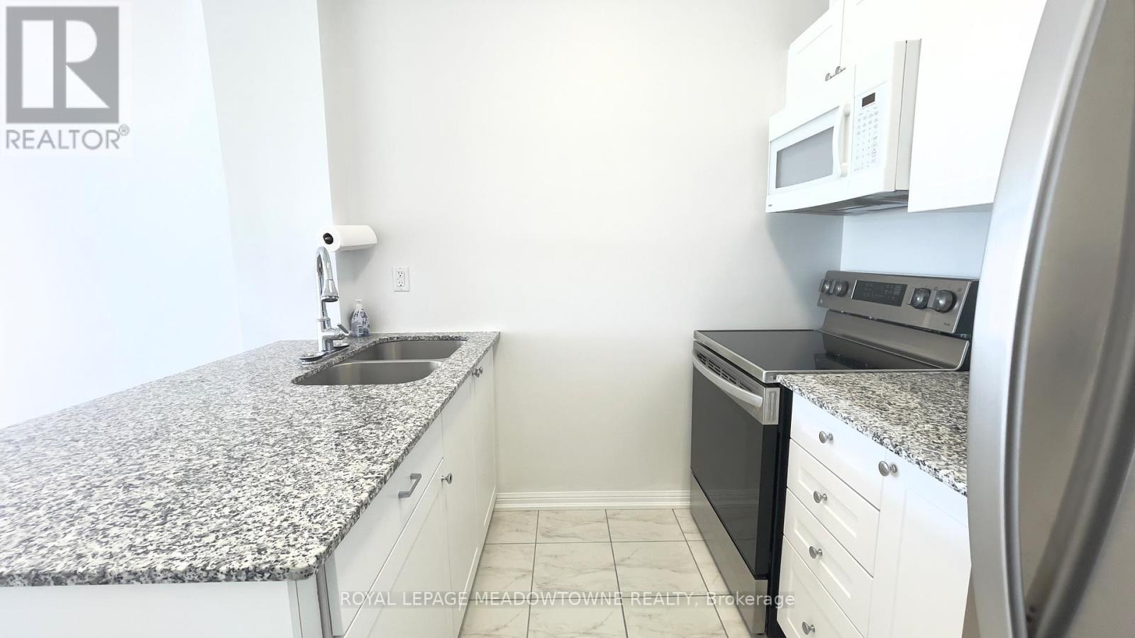 416 - 84 Aspen Springs Drive, Clarington, Ontario  L1C 0V3 - Photo 14 - E12754554