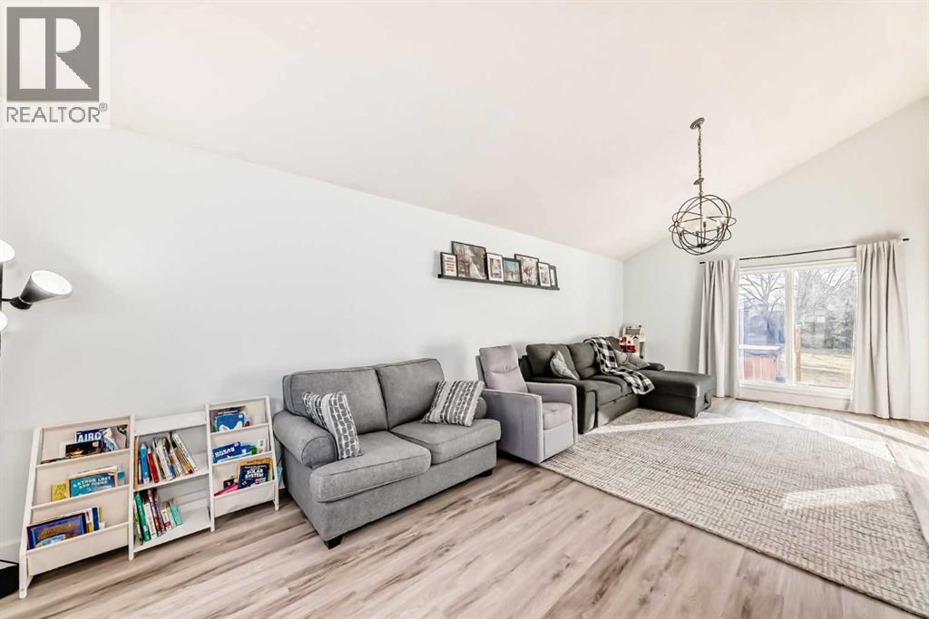 22 Sherwood Crescent W, Lethbridge, Alberta  T1K 6G1 - Photo 14 - A2283300