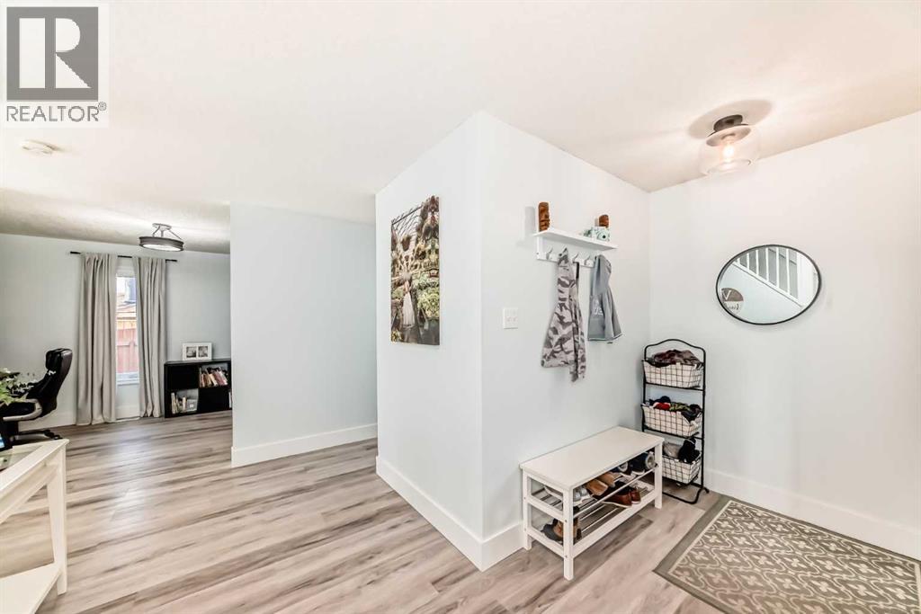 22 Sherwood Crescent W, Lethbridge, Alberta  T1K 6G1 - Photo 6 - A2283300