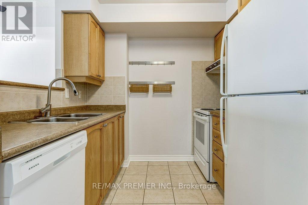 1622 - 700 Humberwood Boulevard, Toronto, Ontario  M9W 7J4 - Photo 5 - W12754514