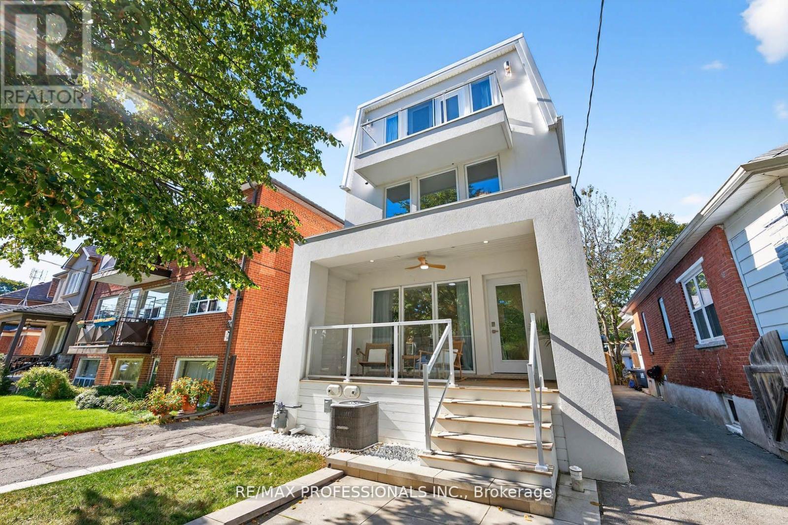 22 NINTH STREET, Toronto, Ontario