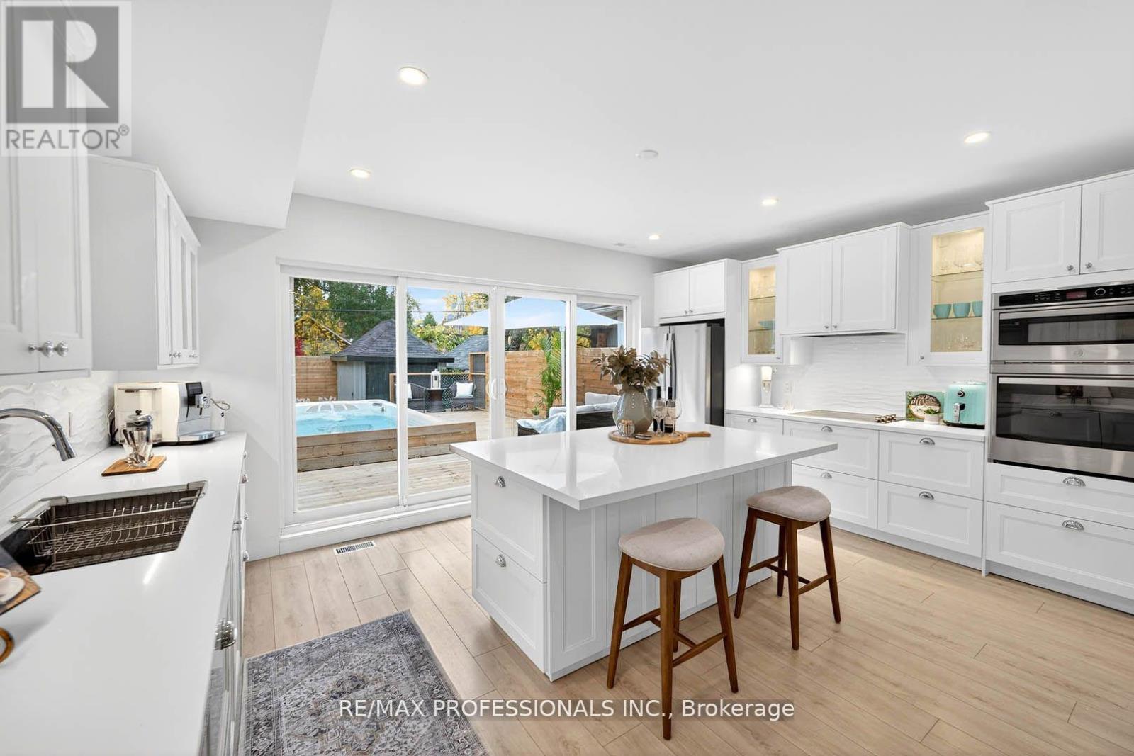 22 Ninth Street, Toronto, Ontario  M8V 3E3 - Photo 12 - W12754520