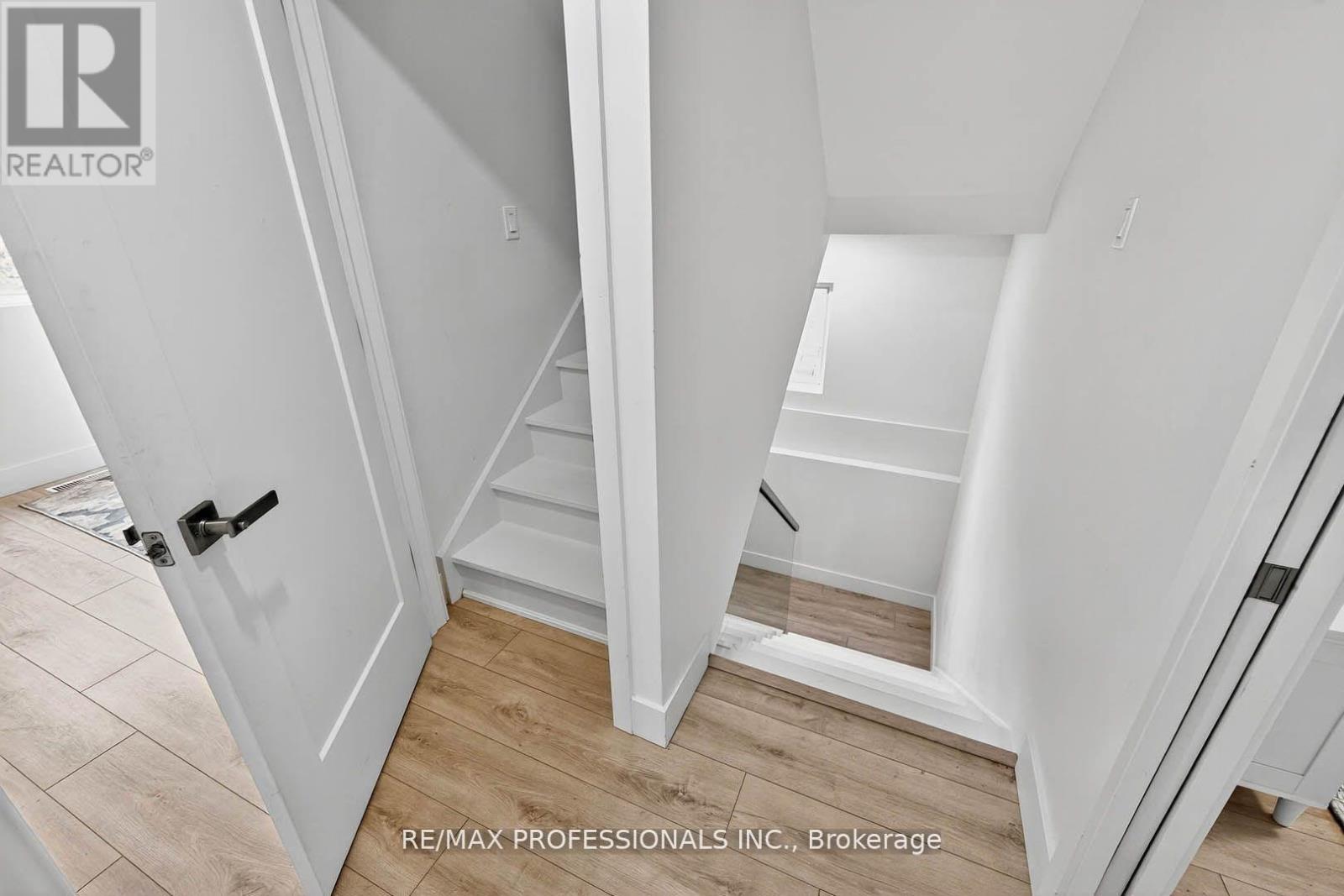 22 Ninth Street, Toronto, Ontario  M8V 3E3 - Photo 19 - W12754520