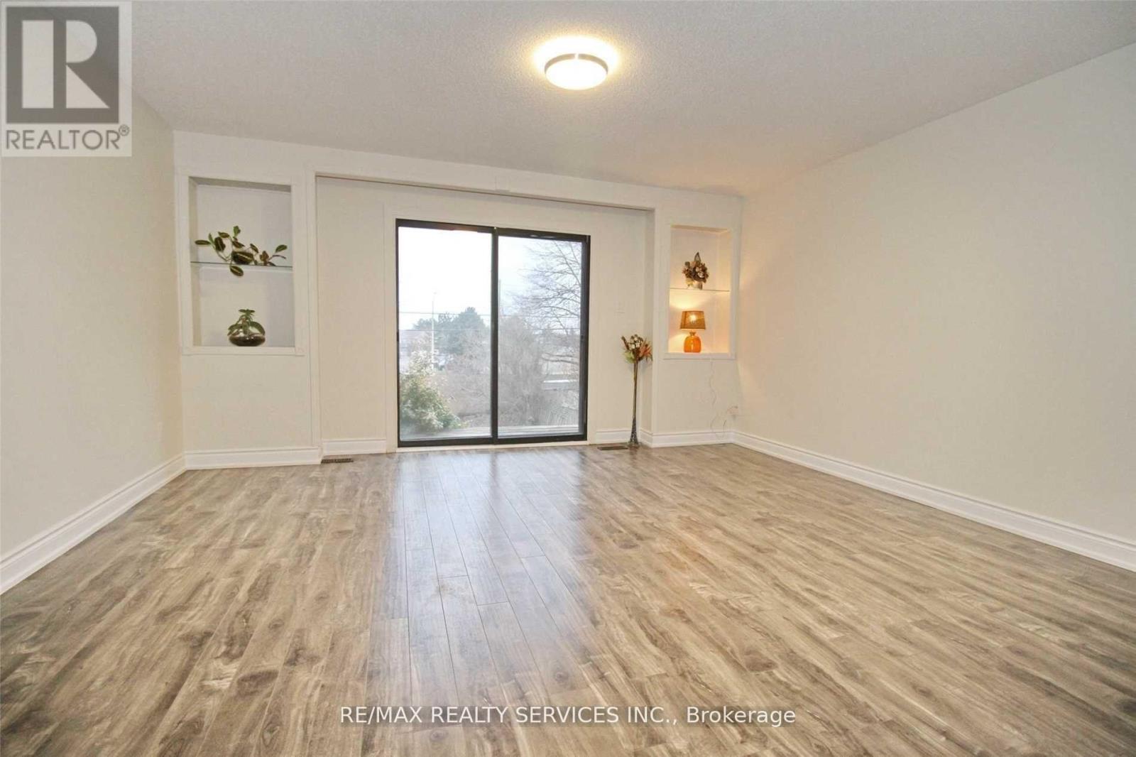 120 Simmons Boulevard, Brampton, Ontario  L6V 3V6 - Photo 7 - W12754564