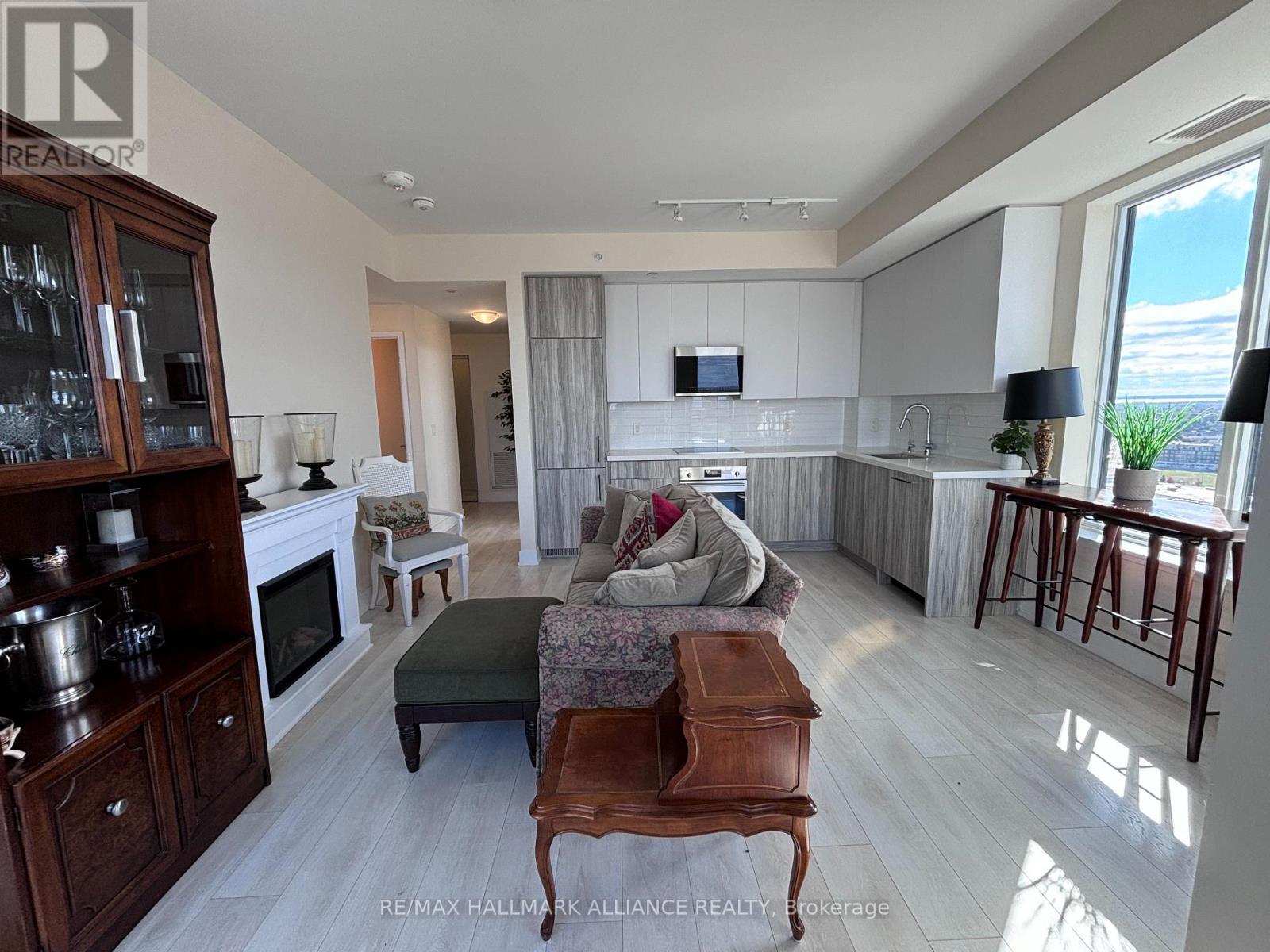 1804 - 297 Oak Walk Drive, Oakville, Ontario  L6H 3R6 - Photo 12 - W12754578