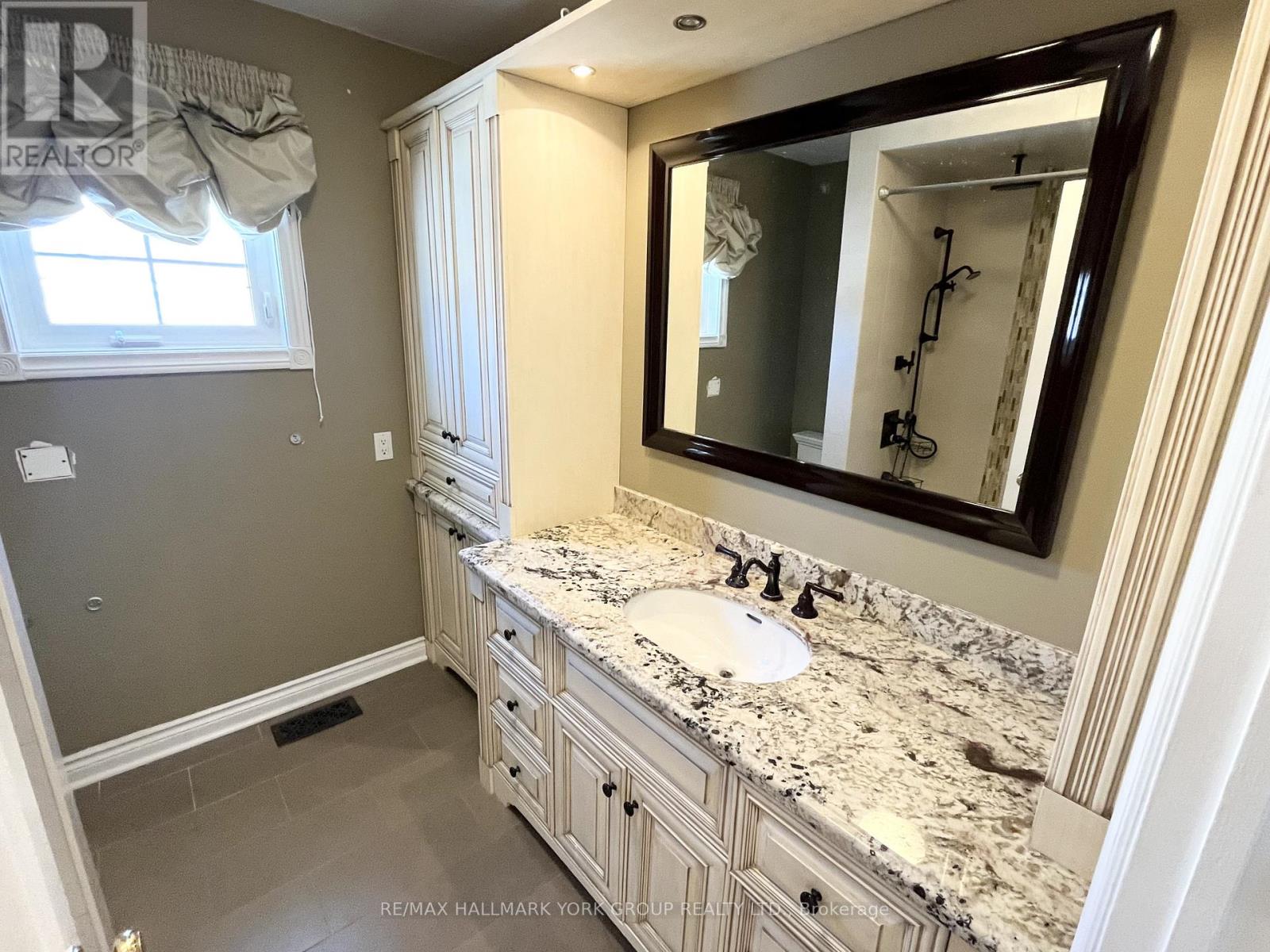 191 Burton Grove, King, Ontario  L7B 1C7 - Photo 13 - N12754264