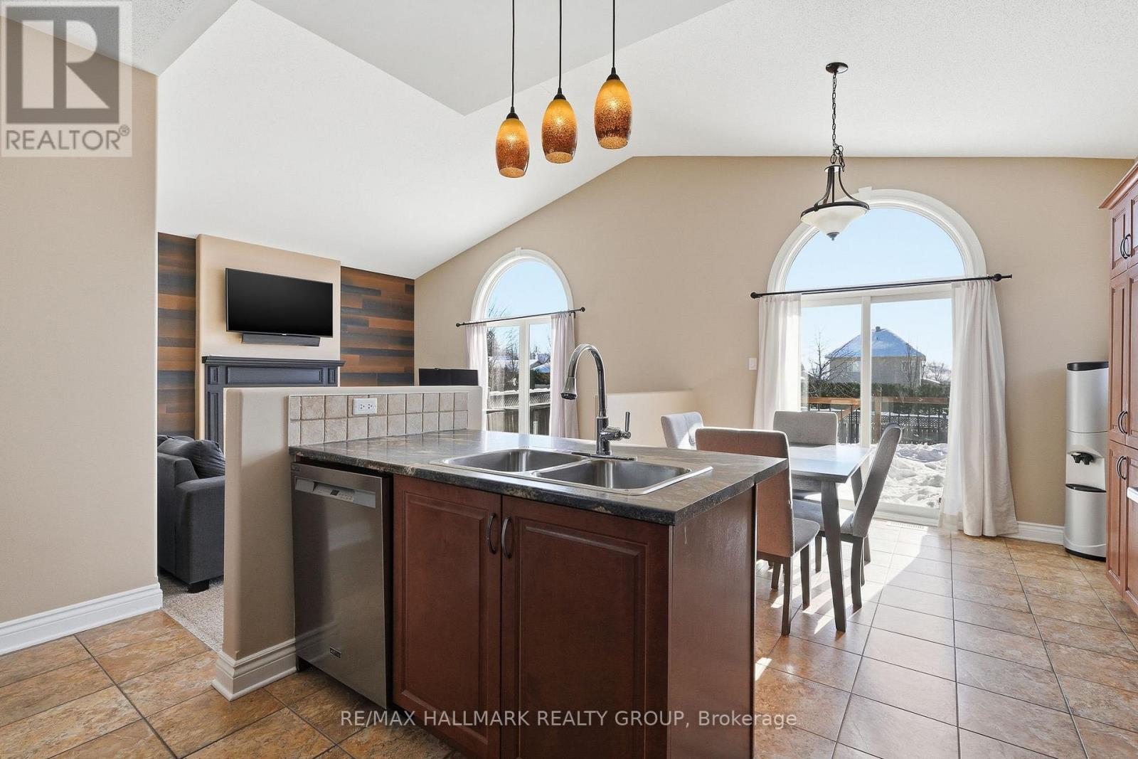 109 Thivierge Court, Clarence-Rockland, Ontario  K4K 0E7 - Photo 15 - X12754740