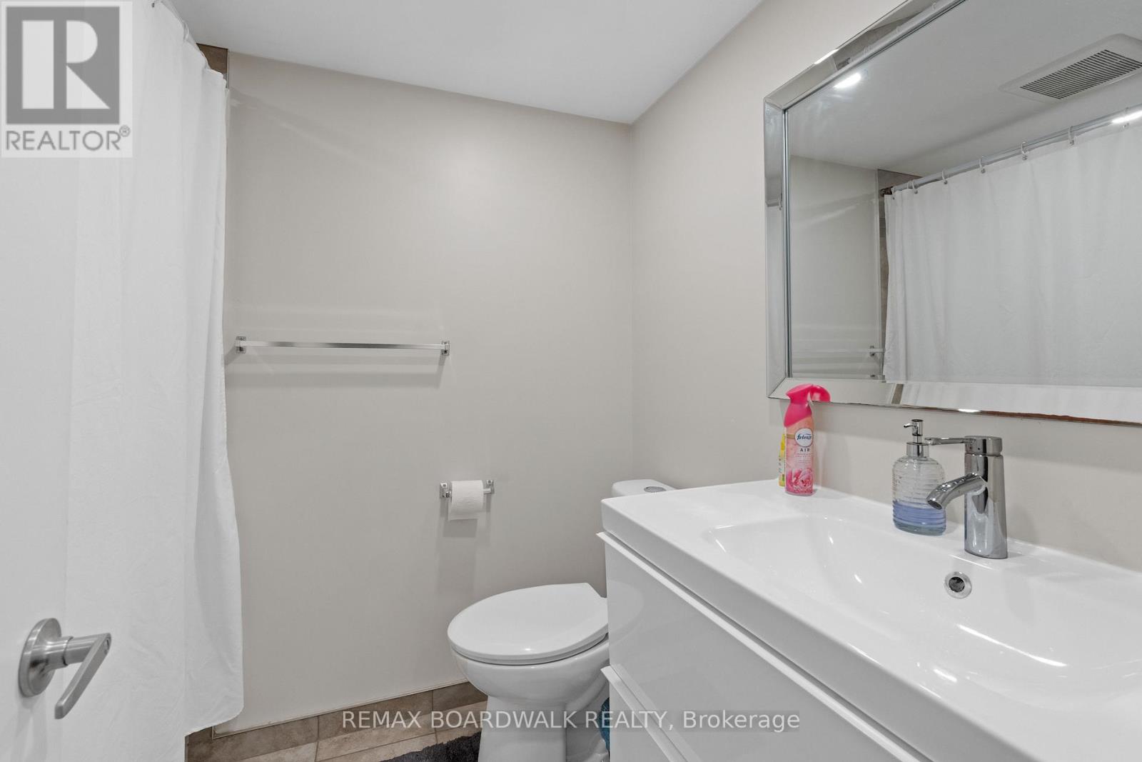 B - 1318 Highgate Road, Ottawa, Ontario  K2C 2Y6 - Photo 4 - X12754796