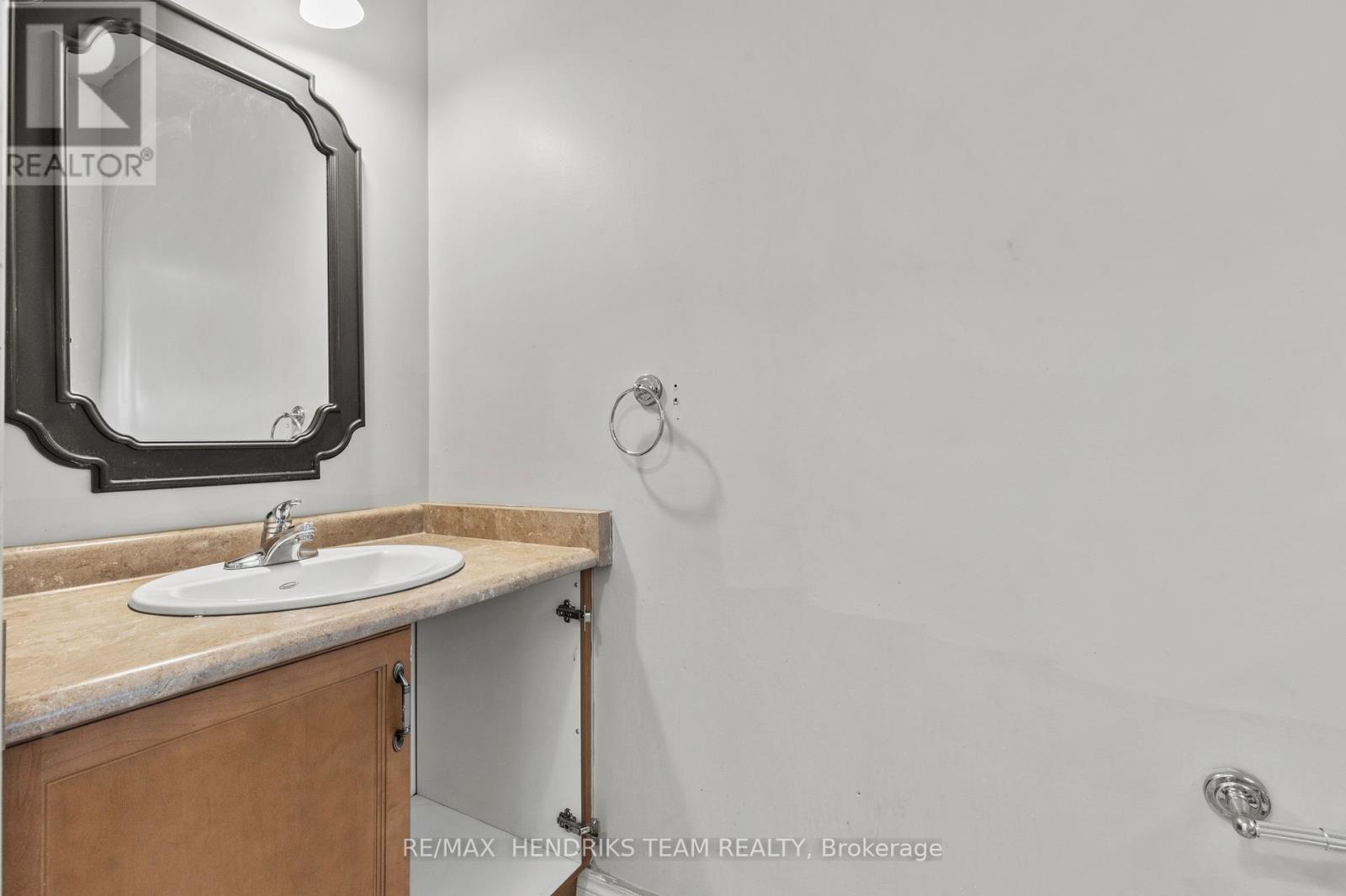 2 Townline Road E, Thorold, Ontario  L2V 2C3 - Photo 6 - X12754662