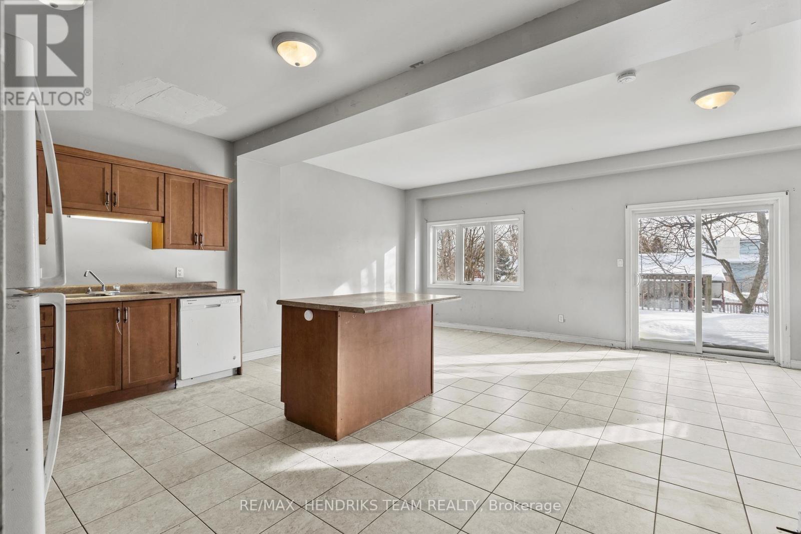 2 Townline Road E, Thorold, Ontario  L2V 2C3 - Photo 7 - X12754662