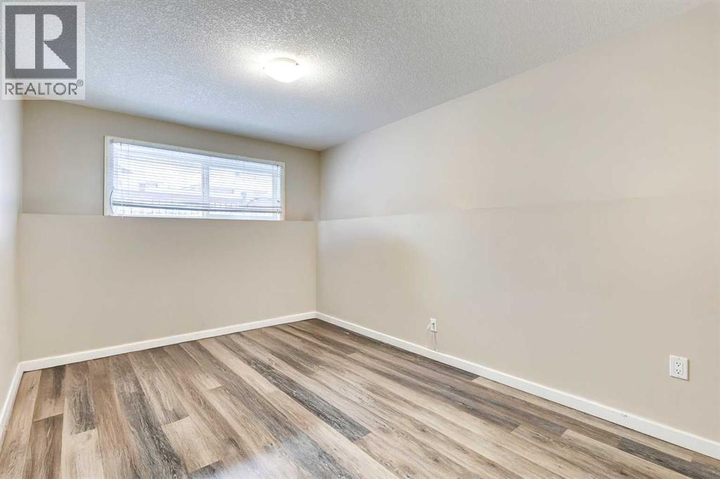 68 Woodglen Close Sw, Calgary, Alberta  T2W 4N1 - Photo 26 - A2274552