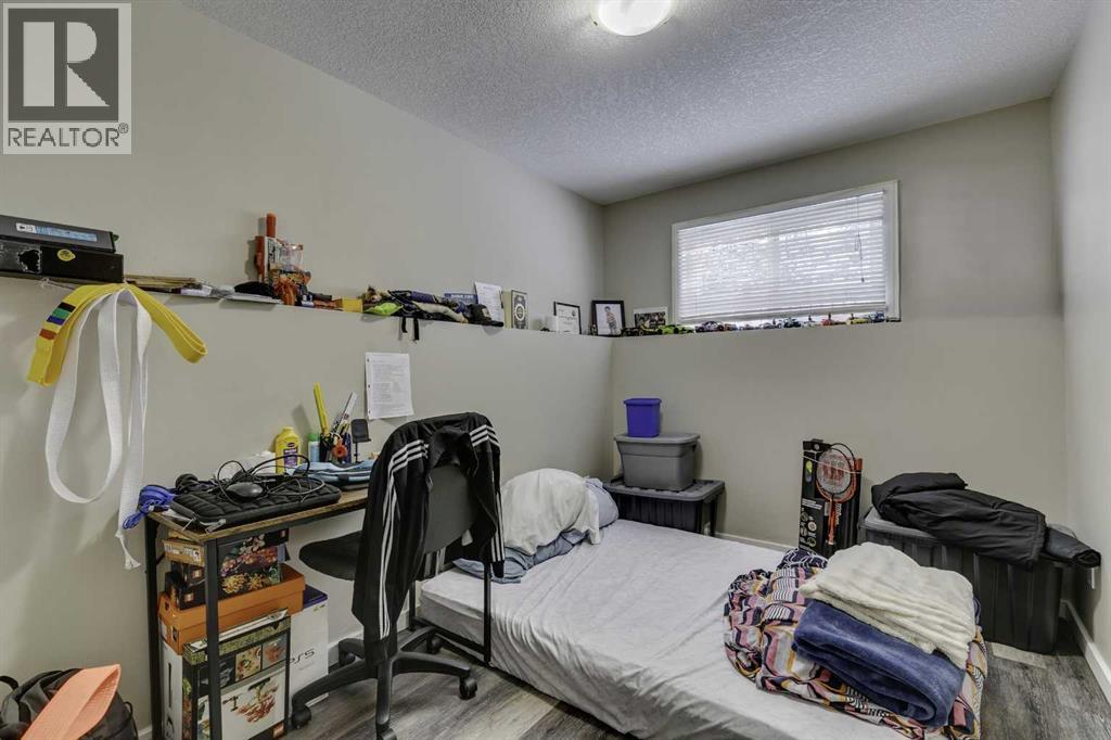 68 Woodglen Close Sw, Calgary, Alberta  T2W 4N1 - Photo 32 - A2274552