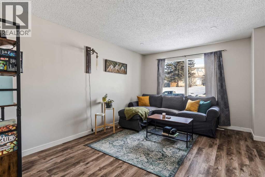 617 Albert Street Se, Airdrie, Alberta  T4B 1G7 - Photo 4 - A2278986