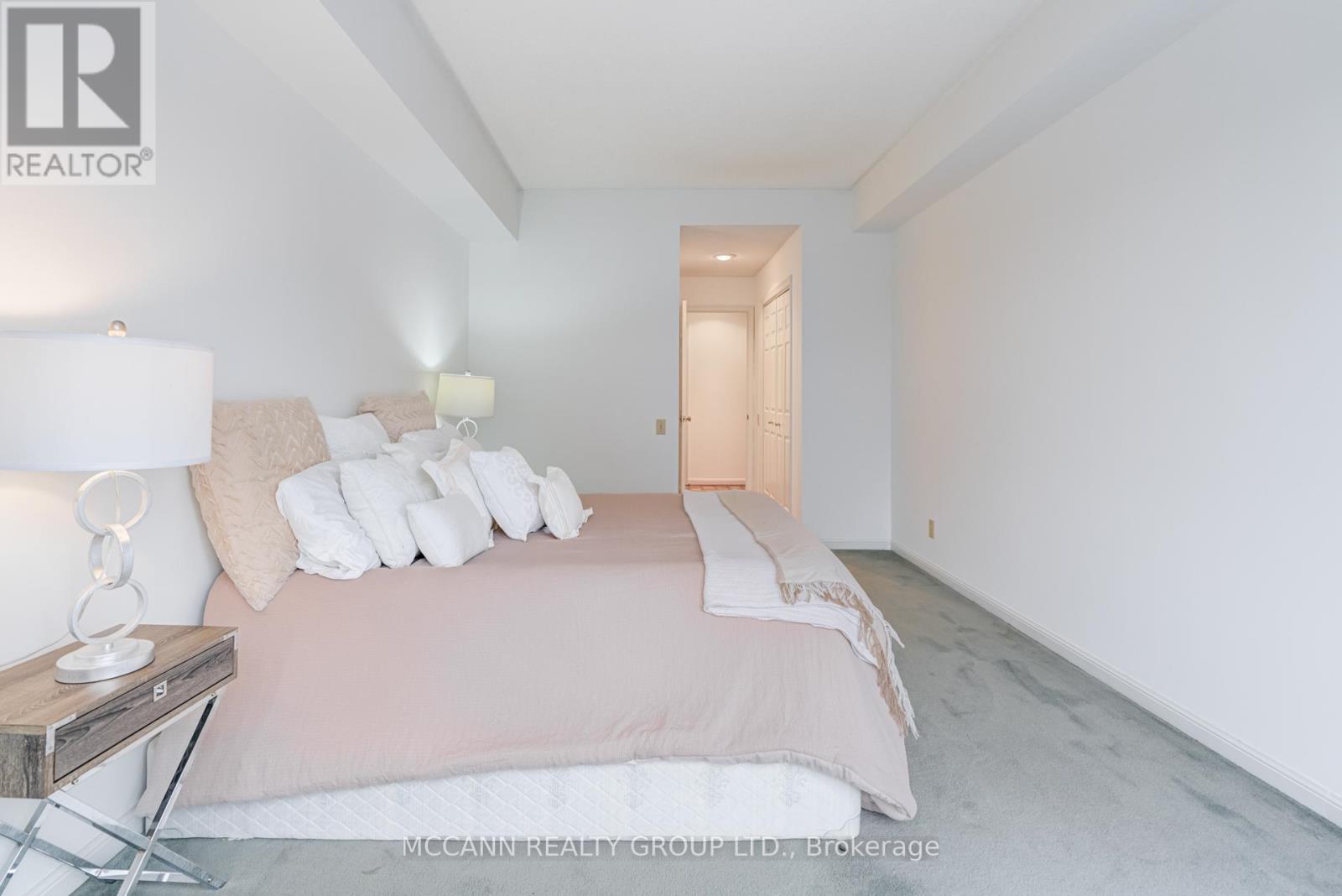 901 - 2900 Yonge Street, Toronto, Ontario  M4N 3N8 - Photo 35 - C12754606