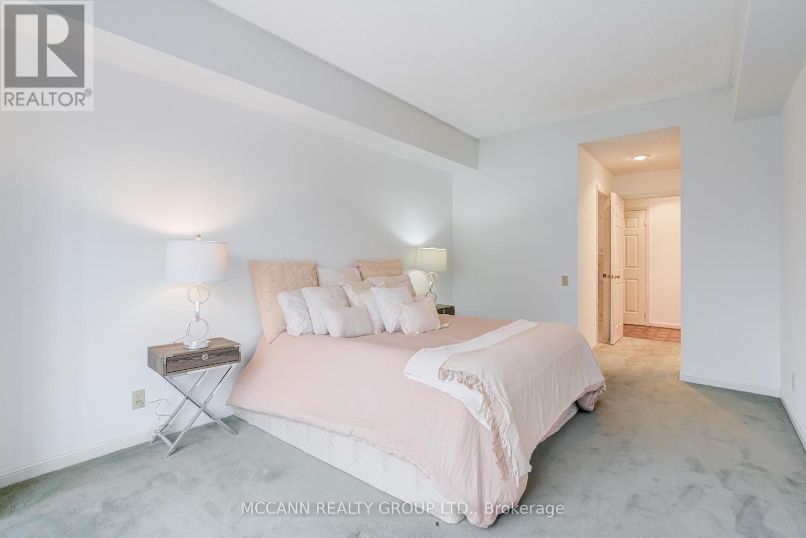 901 - 2900 Yonge Street, Toronto, Ontario  M4N 3N8 - Photo 36 - C12754606