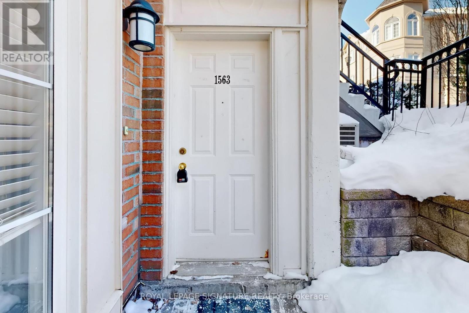 1563 - 5 Everson Drive, Toronto, Ontario  M2N 7C3 - Photo 3 - C12754788