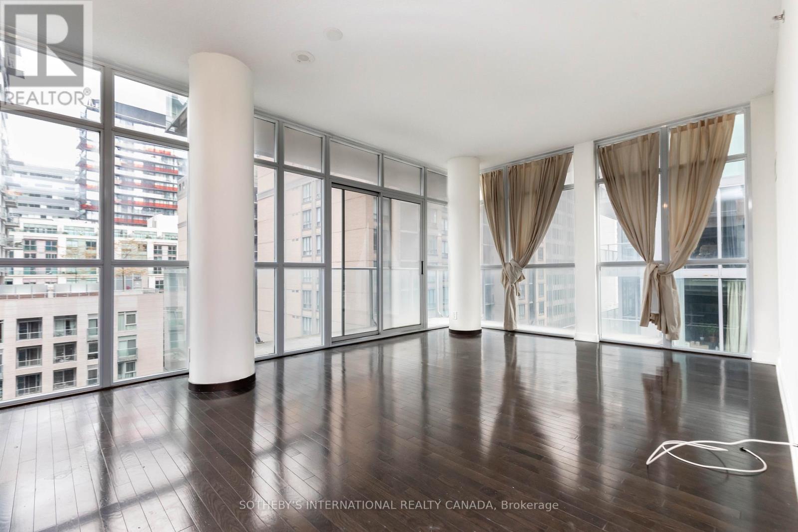 1117 - 21 Nelson Street, Toronto, Ontario  M5V 1T8 - Photo 3 - C12754792