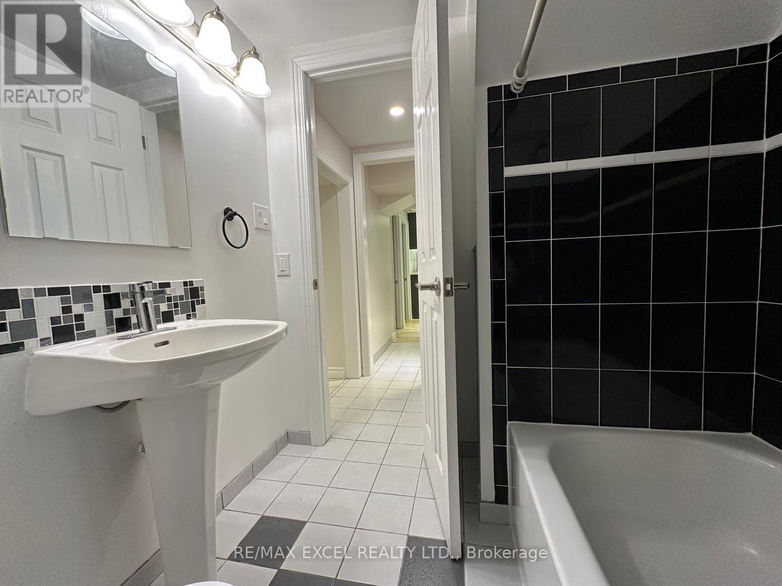 8 Midcroft Drive, Toronto, Ontario  M1S 1X1 - Photo 24 - E12754810