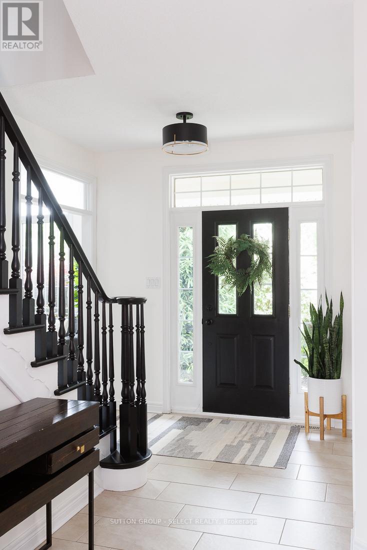 Photo 2 of 39 for 382 Plane Tree Drive