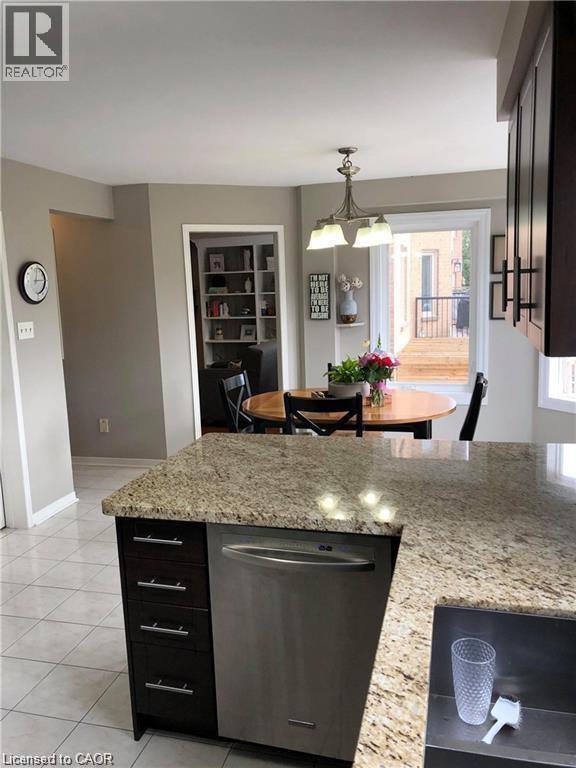 53 Laurendale Avenue, Waterdown, Ontario  L8B 0M6 - Photo 5 - 40802553