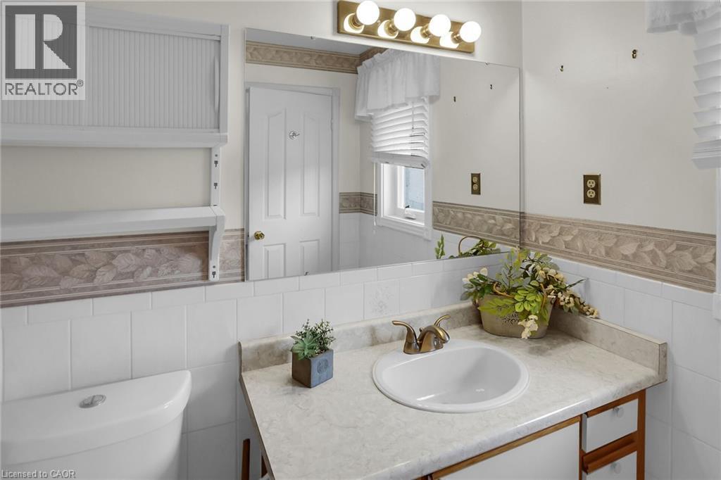 3050 Pinemeadow Drive Unit# 16, Burlington, Ontario  L7M 3X5 - Photo 17 - 40801547